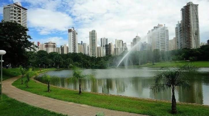 Gyn Temporada! Flat Proximo Ao Parque Vaca Brava! Appartamento Goiânia Esterno foto